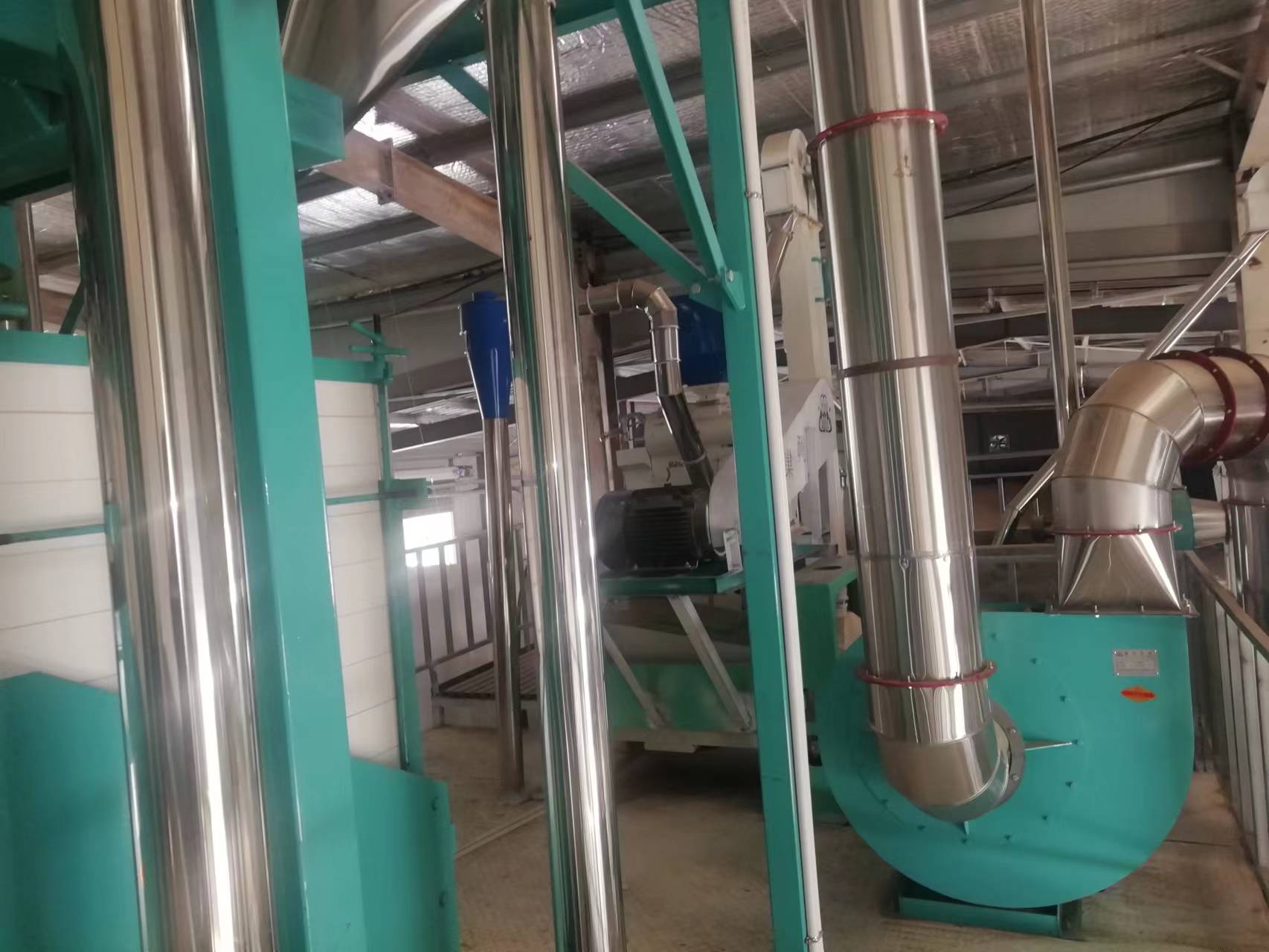 河南鶴壁市?？h六加二石磨面粉機