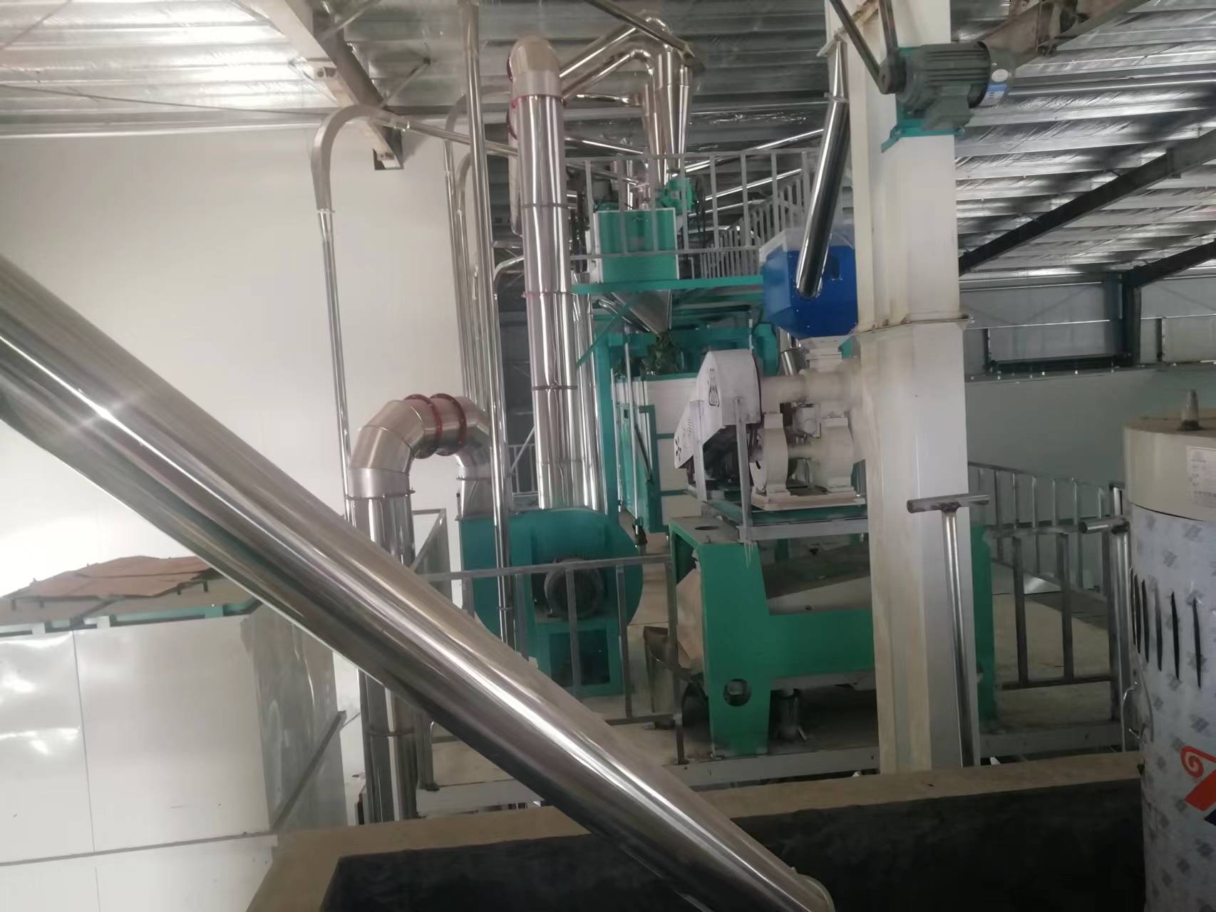 河南鶴壁市?？h六加二石磨面粉機
